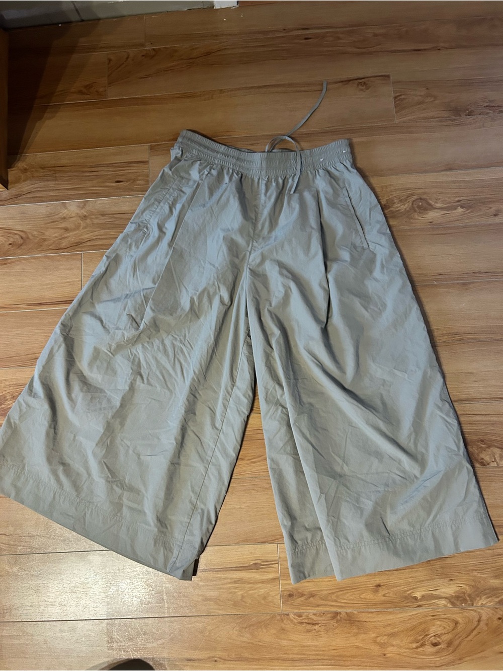 Uniqlo Women's Cropped Wide-Leg Pants - Light Gray
